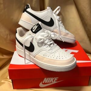 Nike like new court vision